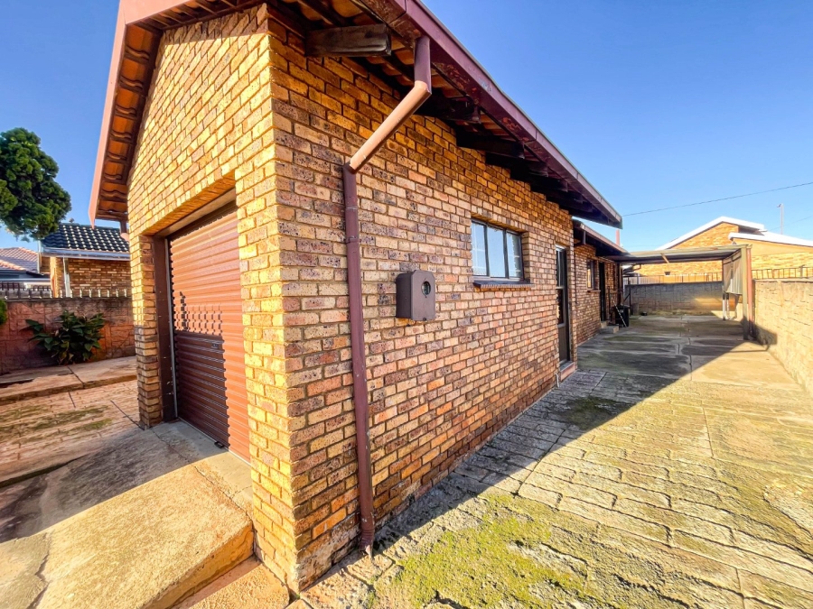 3 Bedroom Property for Sale in Kagiso Gauteng