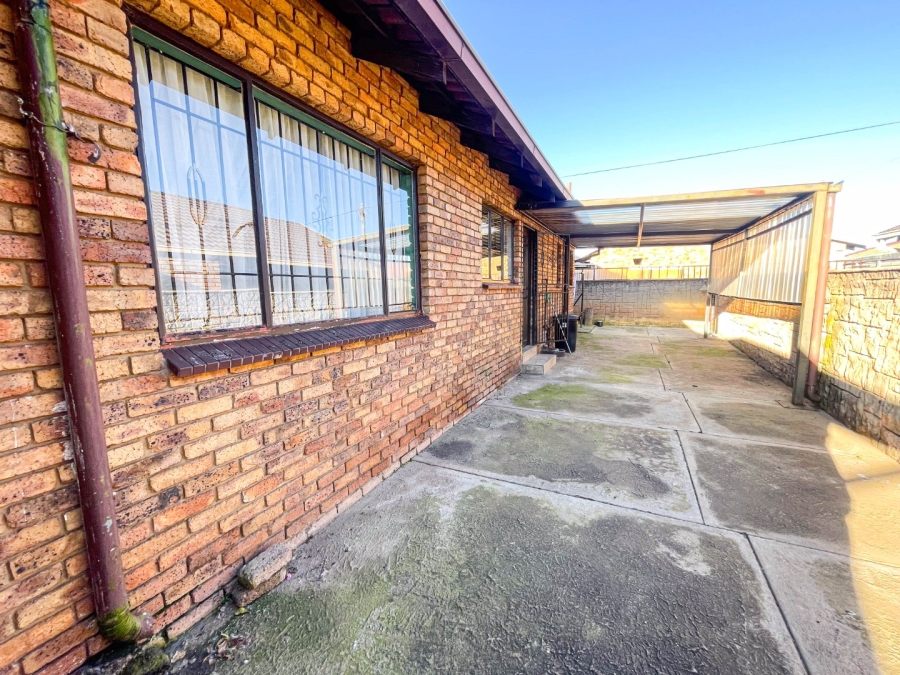 3 Bedroom Property for Sale in Kagiso Gauteng