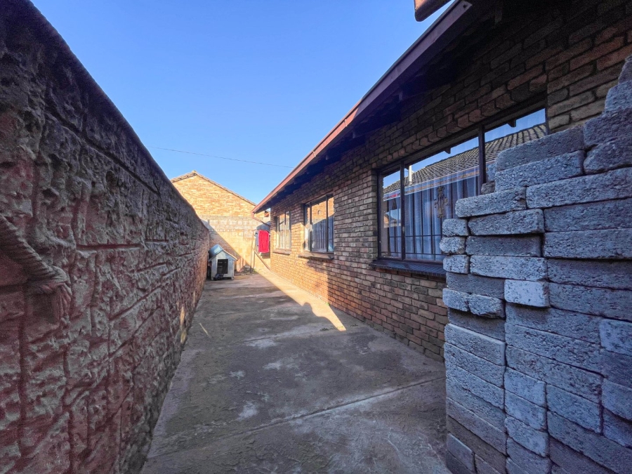 3 Bedroom Property for Sale in Kagiso Gauteng