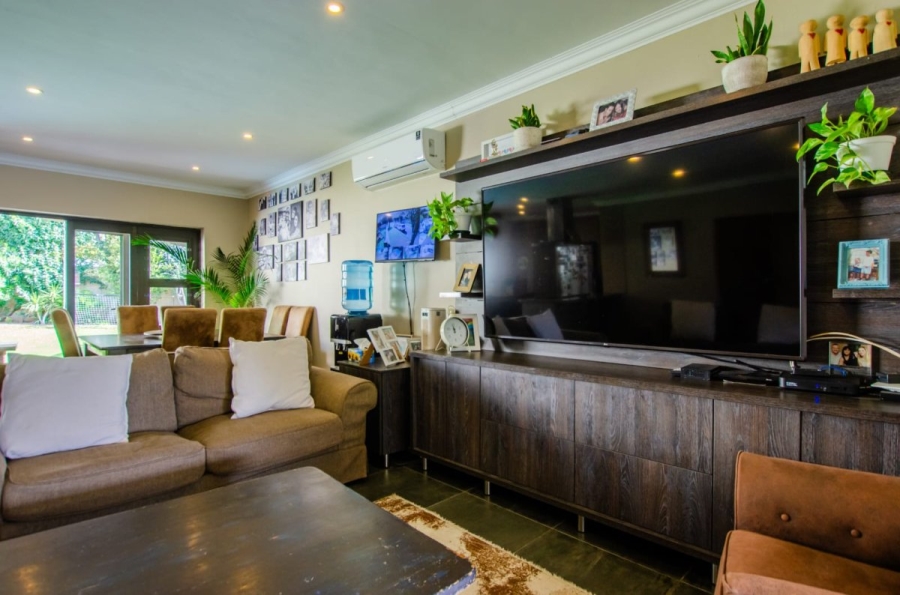 4 Bedroom Property for Sale in Buurendal Gauteng