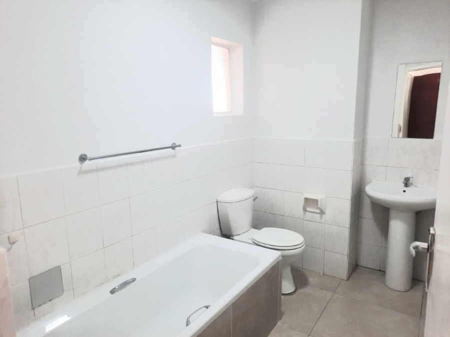 2 Bedroom Property for Sale in Weltevreden Park Gauteng