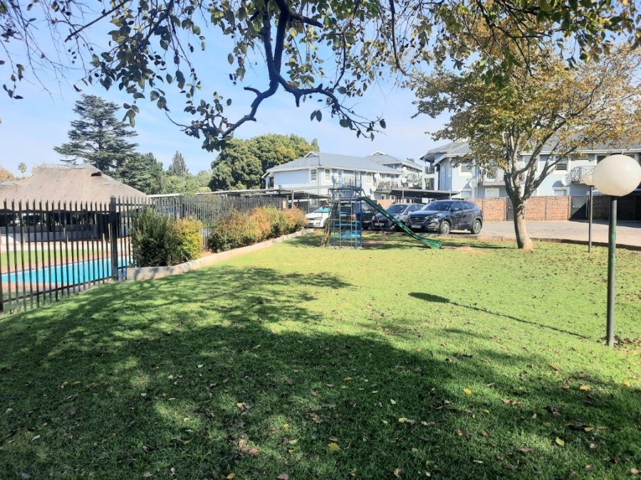 2 Bedroom Property for Sale in Weltevreden Park Gauteng