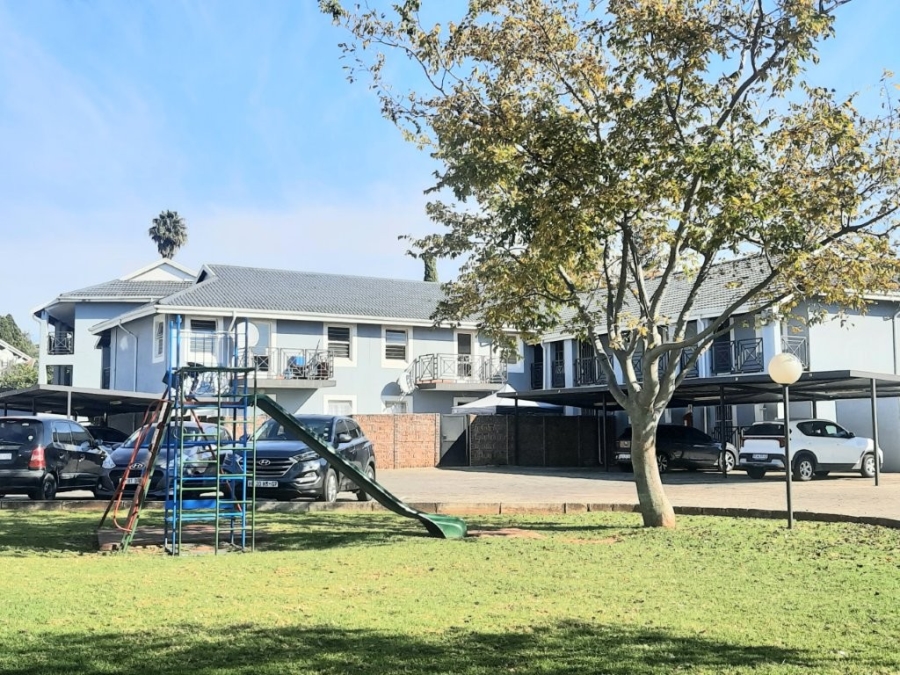 2 Bedroom Property for Sale in Weltevreden Park Gauteng