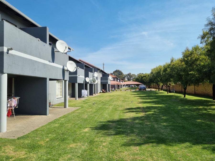 2 Bedroom Property for Sale in Comet Gauteng