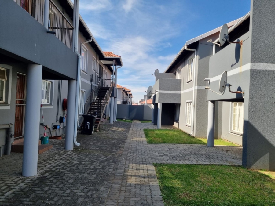 2 Bedroom Property for Sale in Comet Gauteng