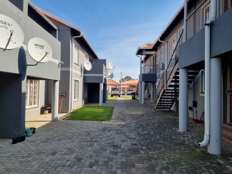 2 Bedroom Property for Sale in Comet Gauteng
