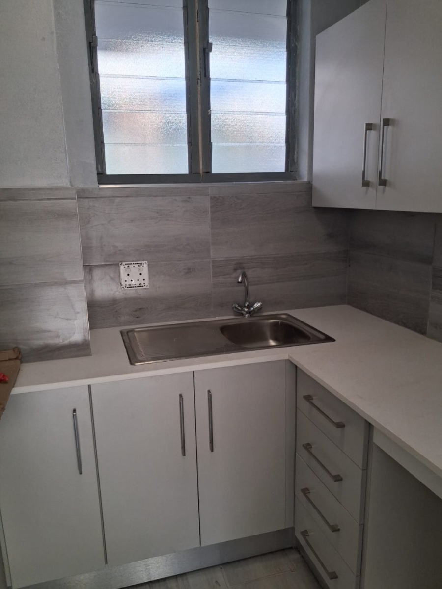 To Let  Bedroom Property for Rent in Albertville Gauteng
