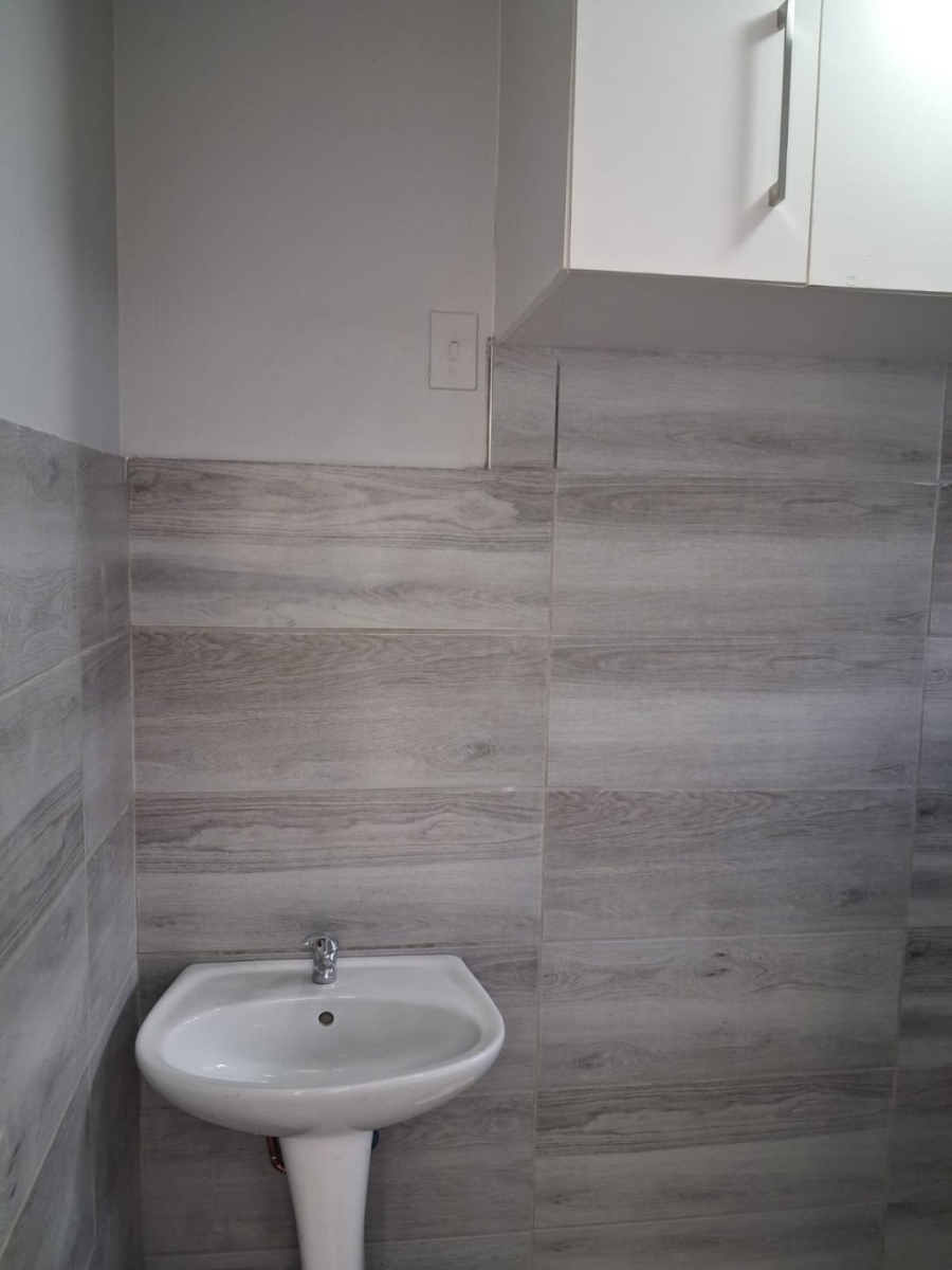 To Let  Bedroom Property for Rent in Albertville Gauteng