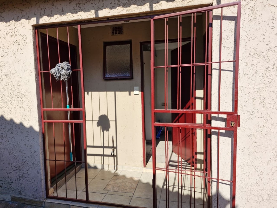 To Let 1 Bedroom Property for Rent in Daveyton Gauteng