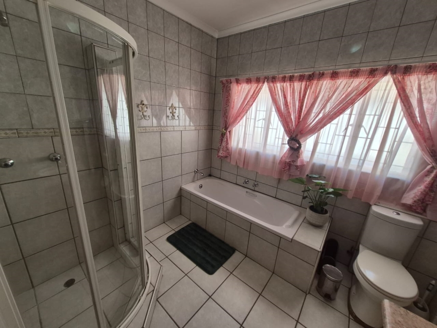 3 Bedroom Property for Sale in Lyttelton Manor Gauteng