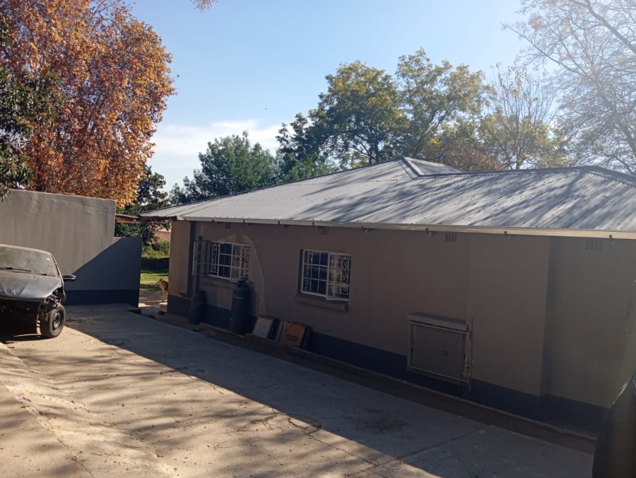 5 Bedroom Property for Sale in Dunsevern Gauteng