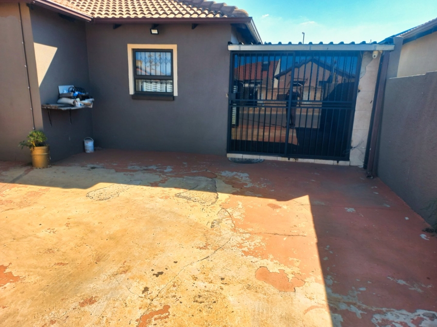 3 Bedroom Property for Sale in Windmill Park Gauteng