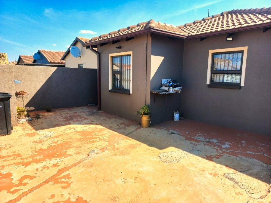3 Bedroom Property for Sale in Windmill Park Gauteng
