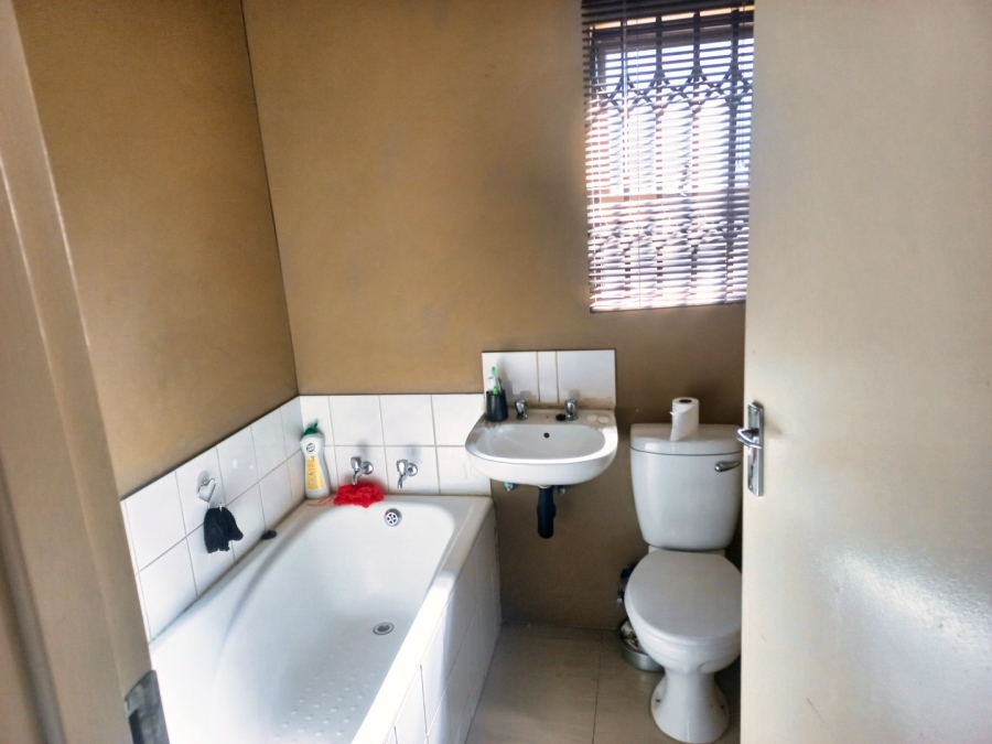 3 Bedroom Property for Sale in Windmill Park Gauteng