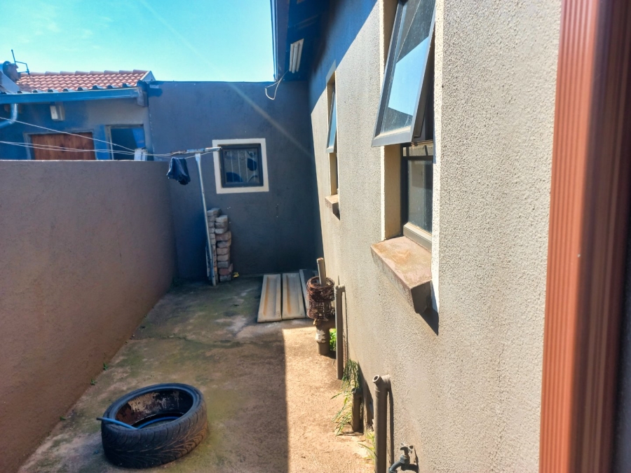 3 Bedroom Property for Sale in Windmill Park Gauteng