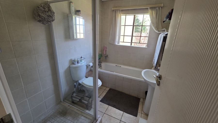 2 Bedroom Property for Sale in Montana Tuine Gauteng