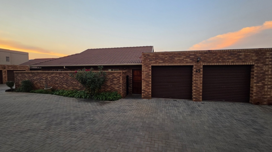 3 Bedroom Property for Sale in Magalieskruin Gauteng