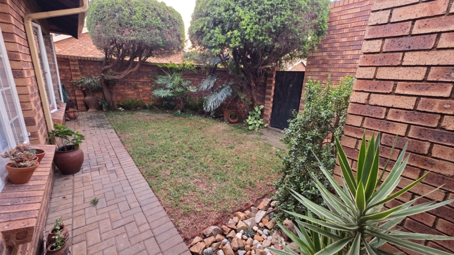 3 Bedroom Property for Sale in Magalieskruin Gauteng