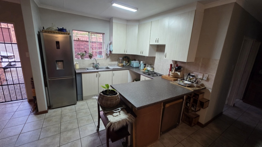 3 Bedroom Property for Sale in Magalieskruin Gauteng
