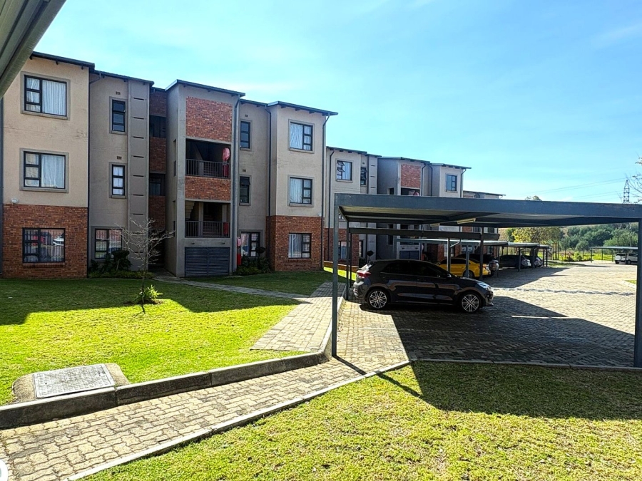 1 Bedroom Property for Sale in Wilgeheuwel Gauteng