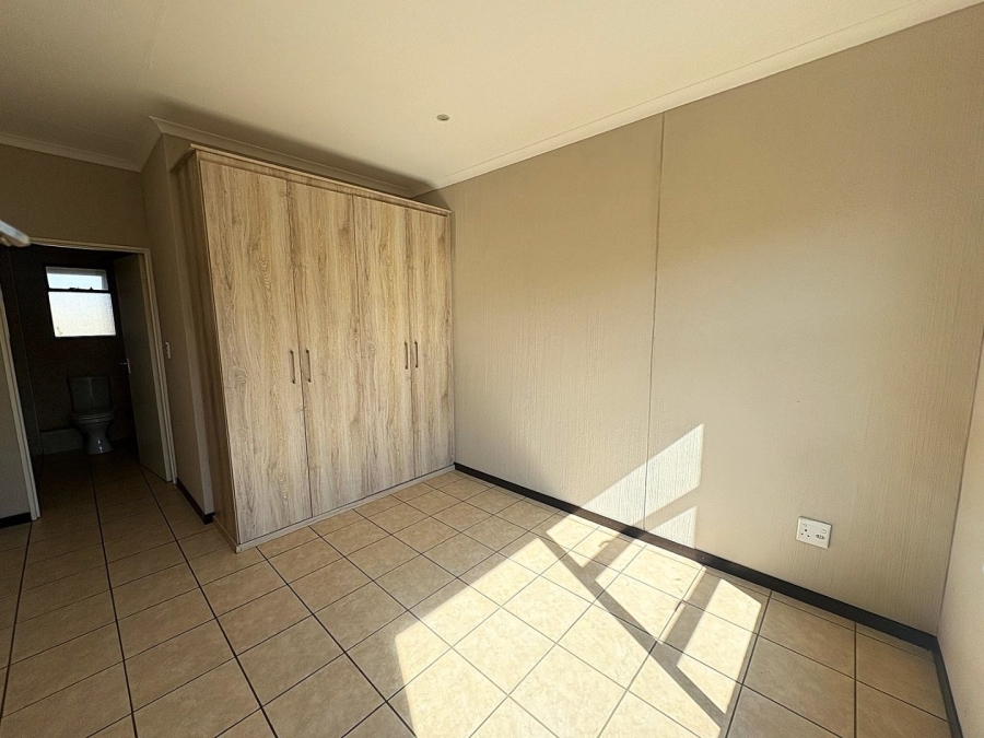 1 Bedroom Property for Sale in Wilgeheuwel Gauteng