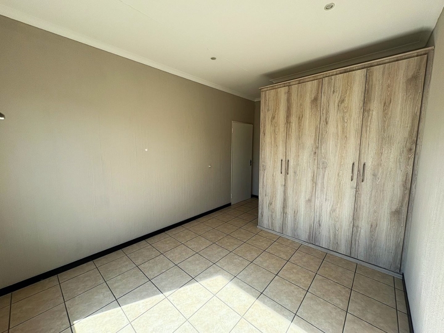 1 Bedroom Property for Sale in Wilgeheuwel Gauteng