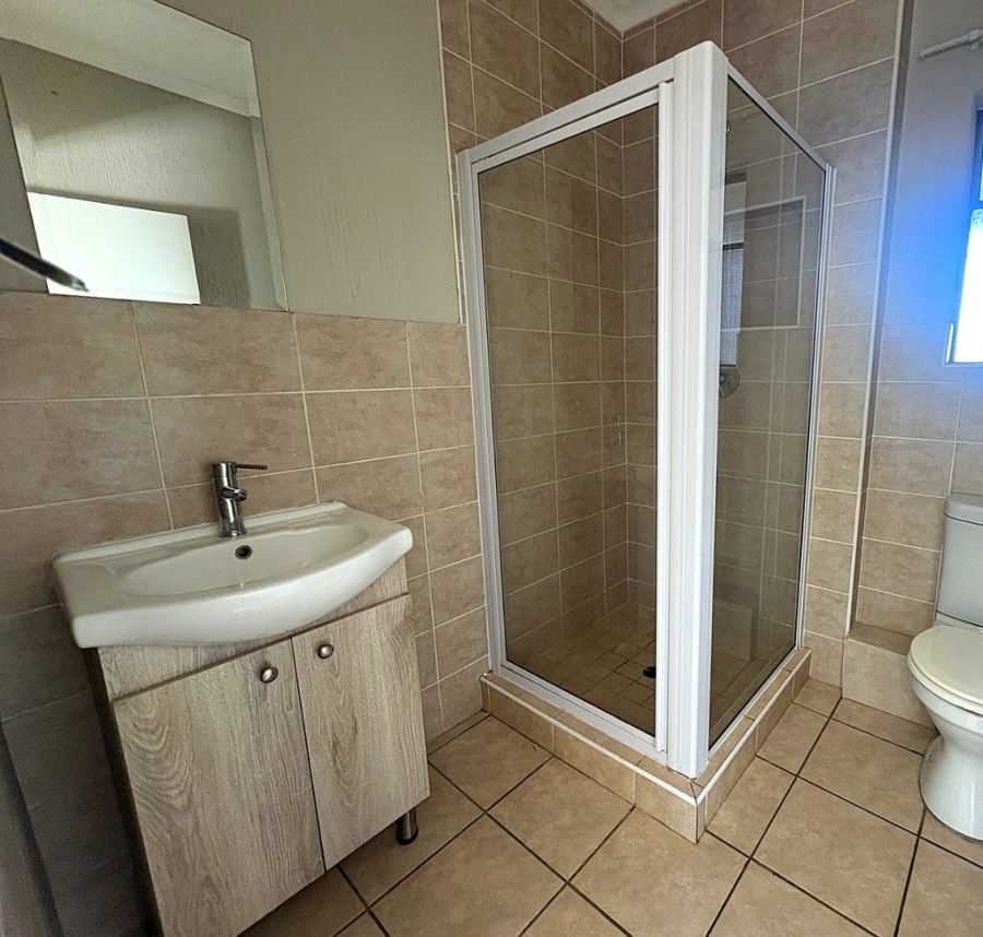 1 Bedroom Property for Sale in Wilgeheuwel Gauteng