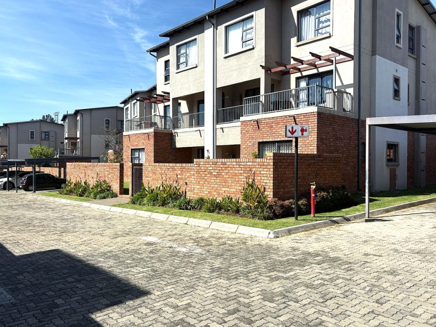 1 Bedroom Property for Sale in Wilgeheuwel Gauteng