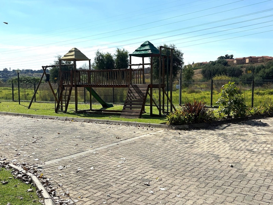 1 Bedroom Property for Sale in Wilgeheuwel Gauteng