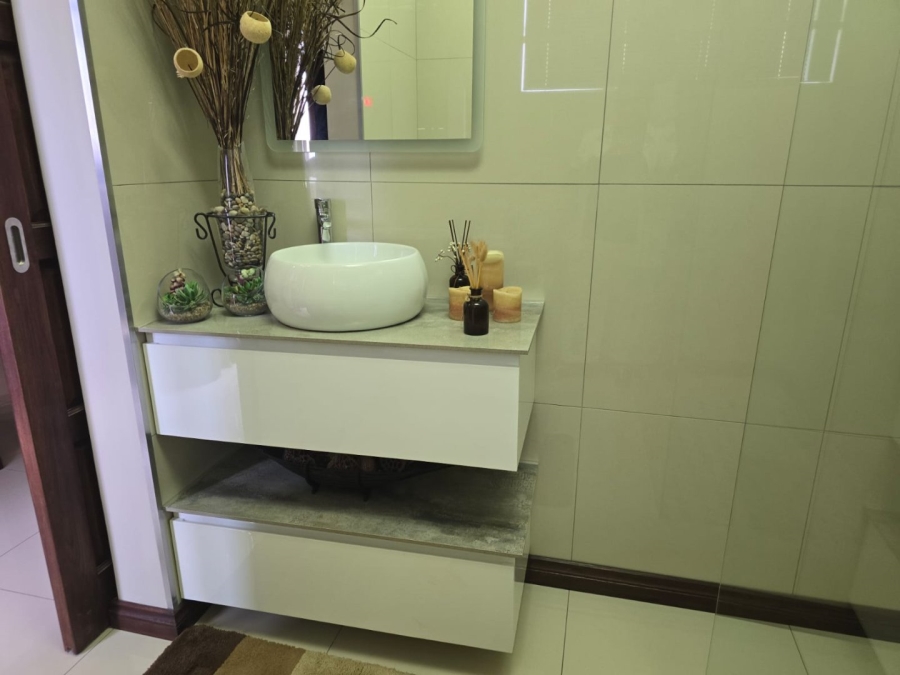 To Let 2 Bedroom Property for Rent in Symhurst Gauteng