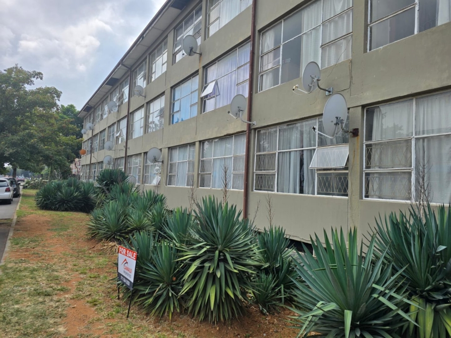 To Let 2 Bedroom Property for Rent in Symhurst Gauteng