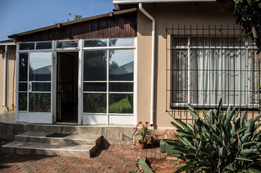 4 Bedroom Property for Sale in Westdene Gauteng