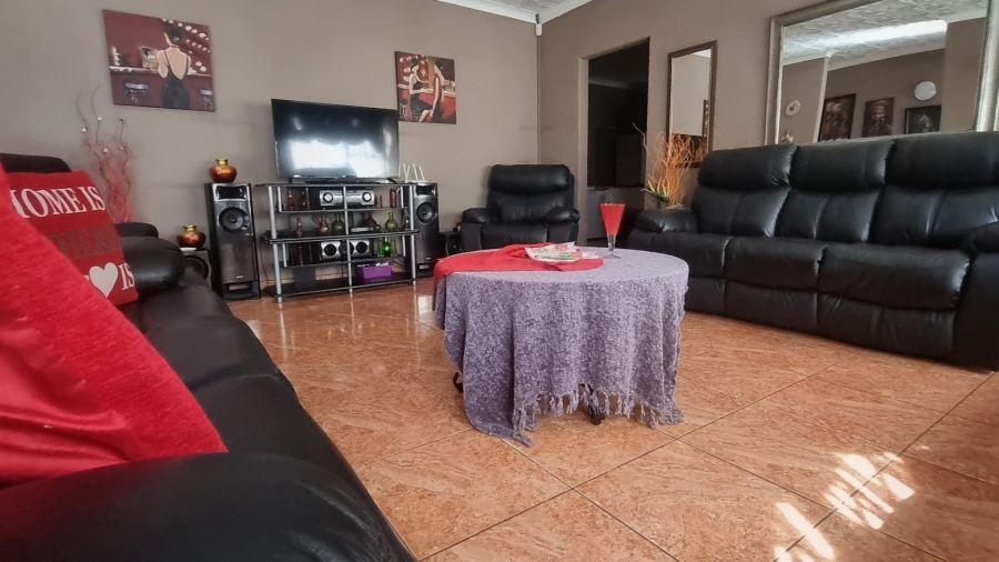 3 Bedroom Property for Sale in Sonland Park Gauteng