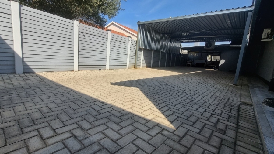 3 Bedroom Property for Sale in Sonland Park Gauteng