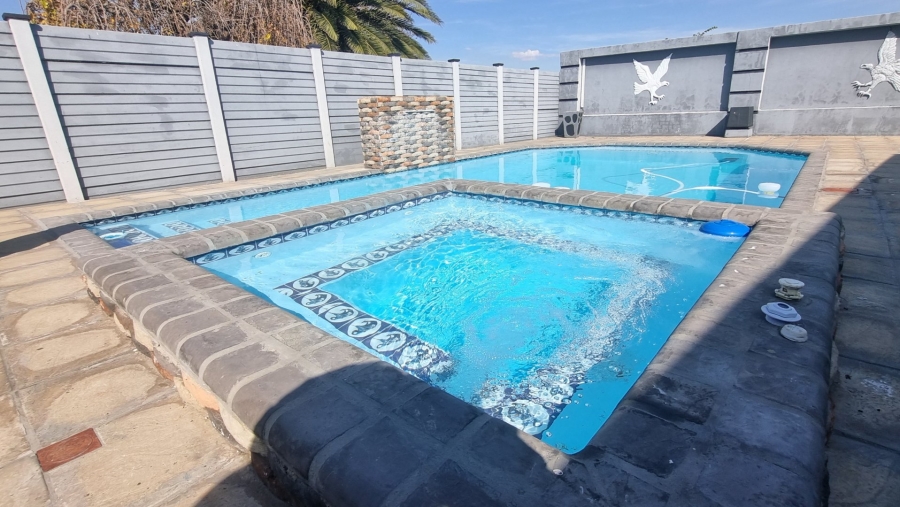 3 Bedroom Property for Sale in Sonland Park Gauteng