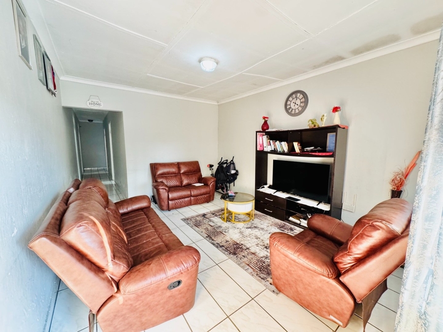 2 Bedroom Property for Sale in Bezuidenhout Valley Gauteng