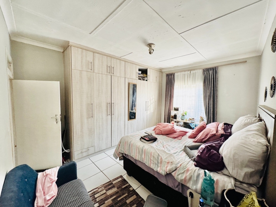 2 Bedroom Property for Sale in Bezuidenhout Valley Gauteng