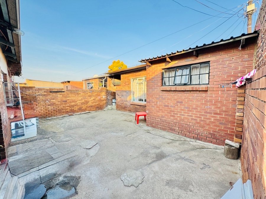 2 Bedroom Property for Sale in Bezuidenhout Valley Gauteng