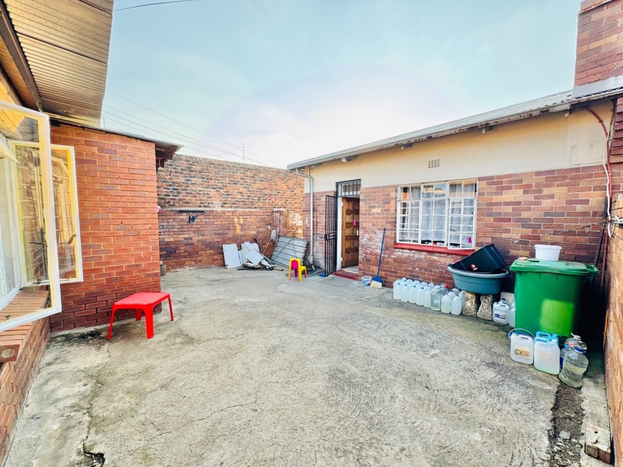 2 Bedroom Property for Sale in Bezuidenhout Valley Gauteng