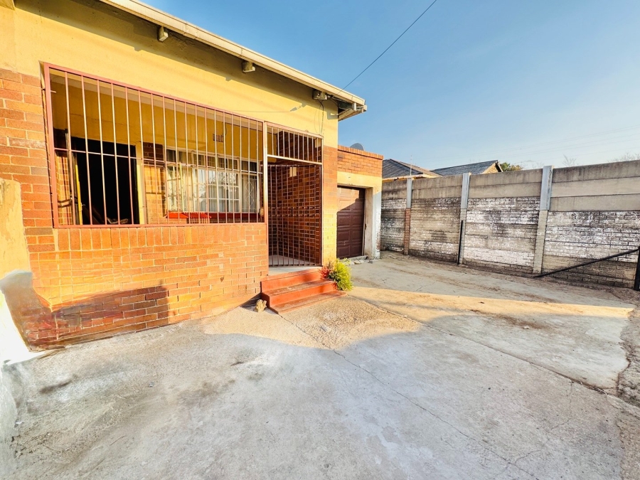 2 Bedroom Property for Sale in Bezuidenhout Valley Gauteng