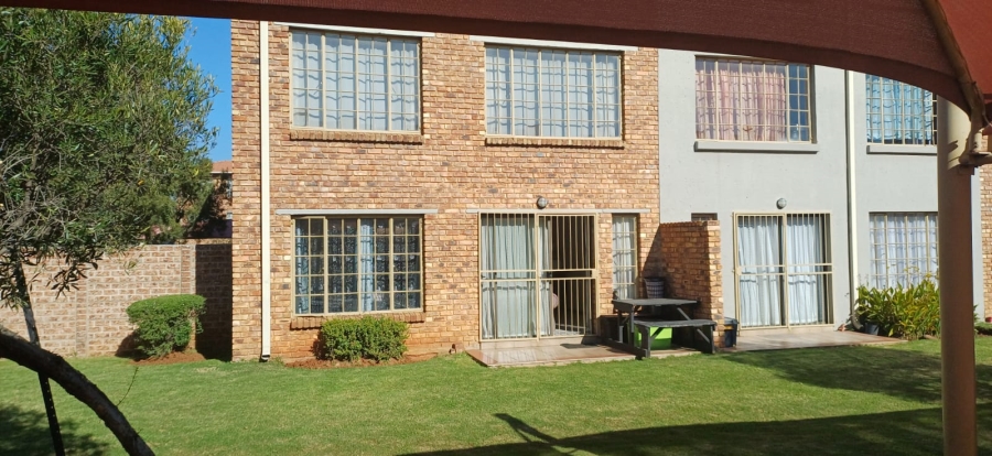 2 Bedroom Property for Sale in Hughes Gauteng