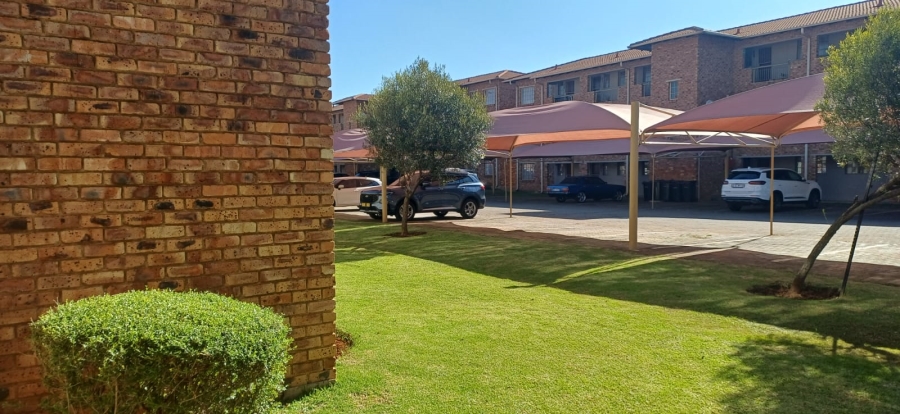 2 Bedroom Property for Sale in Hughes Gauteng