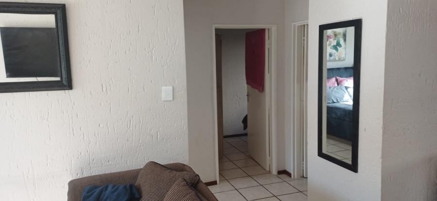 2 Bedroom Property for Sale in Hughes Gauteng