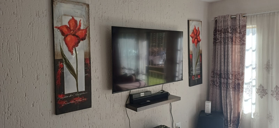 2 Bedroom Property for Sale in Hughes Gauteng