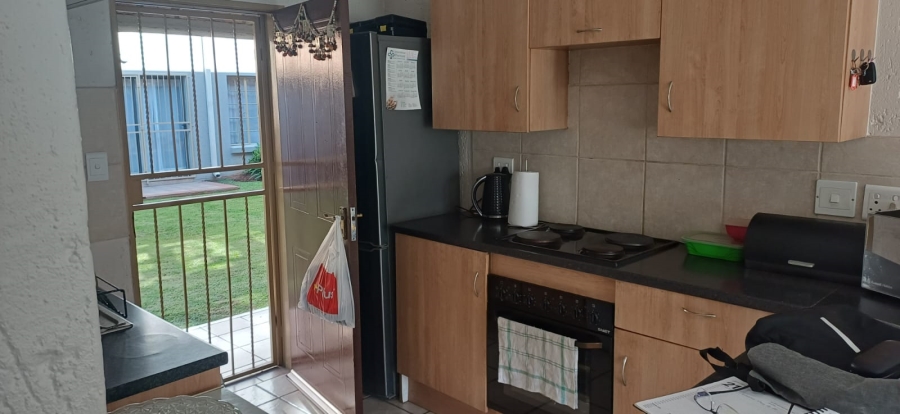 2 Bedroom Property for Sale in Hughes Gauteng