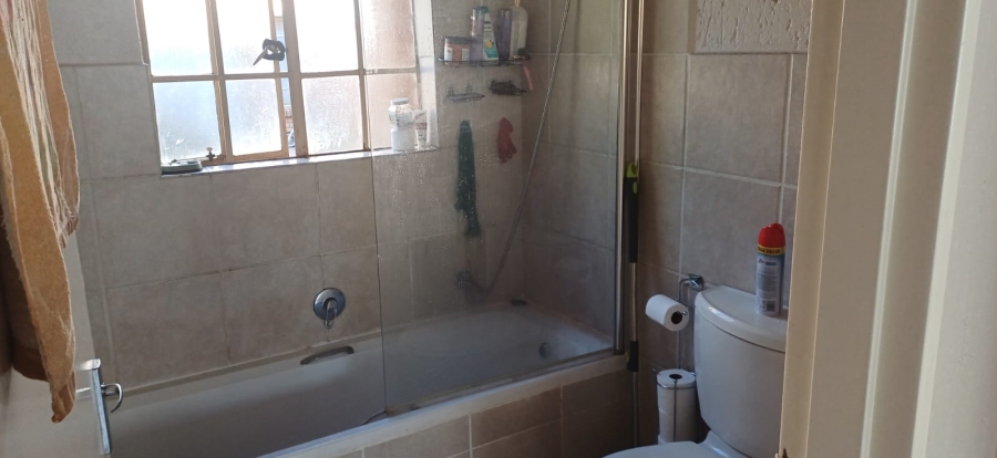 2 Bedroom Property for Sale in Hughes Gauteng