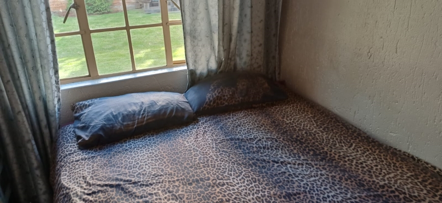 2 Bedroom Property for Sale in Hughes Gauteng