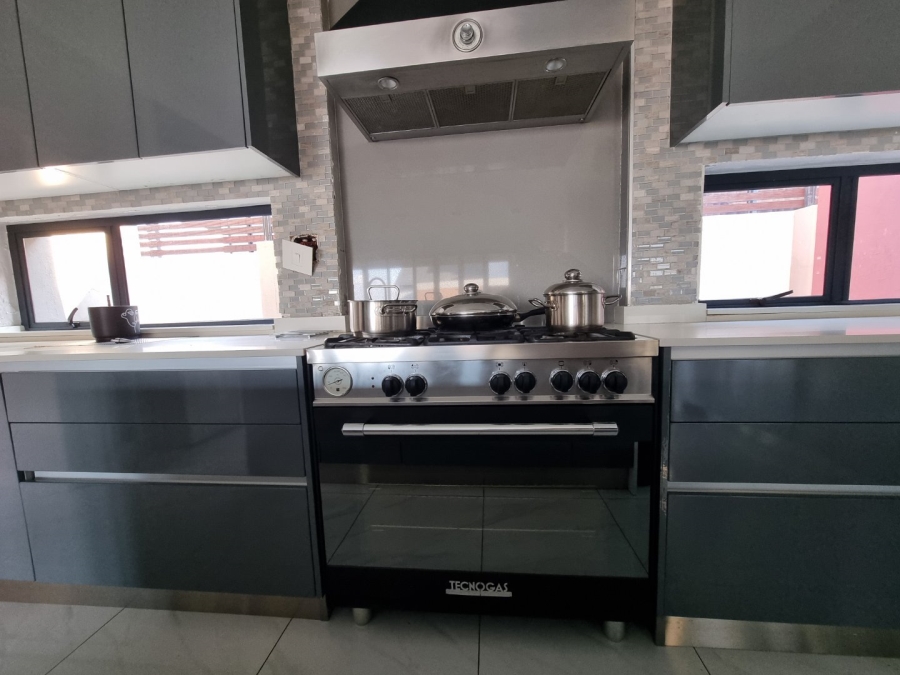 4 Bedroom Property for Sale in Copperleaf Estate Gauteng