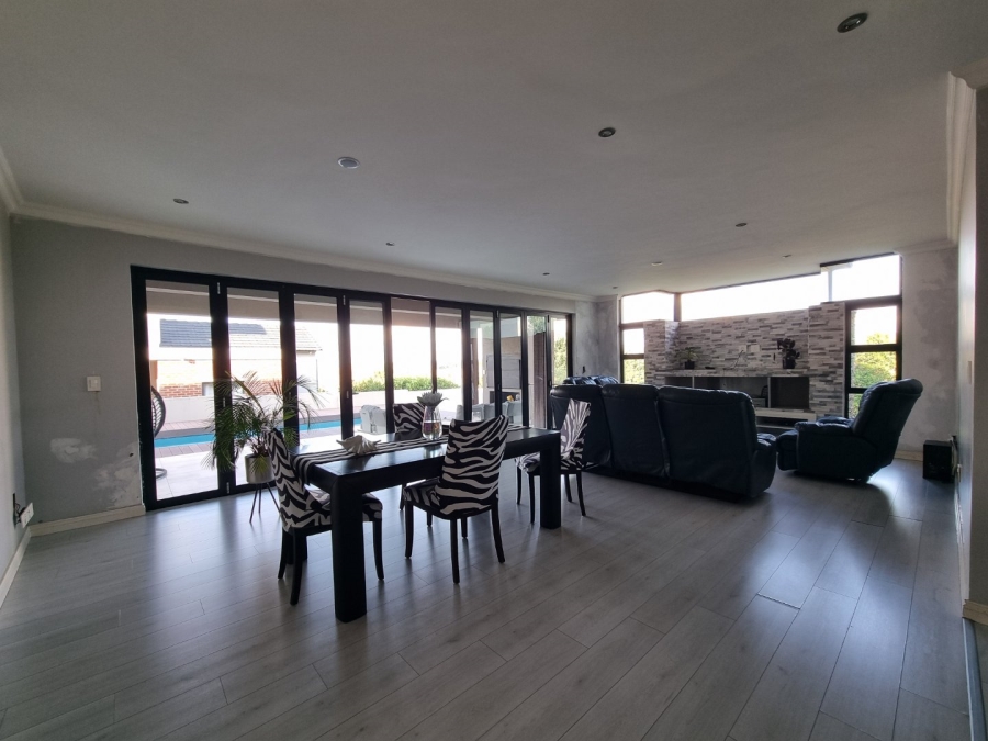 4 Bedroom Property for Sale in Copperleaf Estate Gauteng