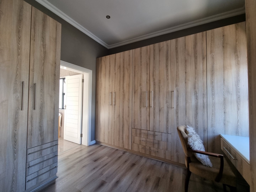 4 Bedroom Property for Sale in Copperleaf Estate Gauteng